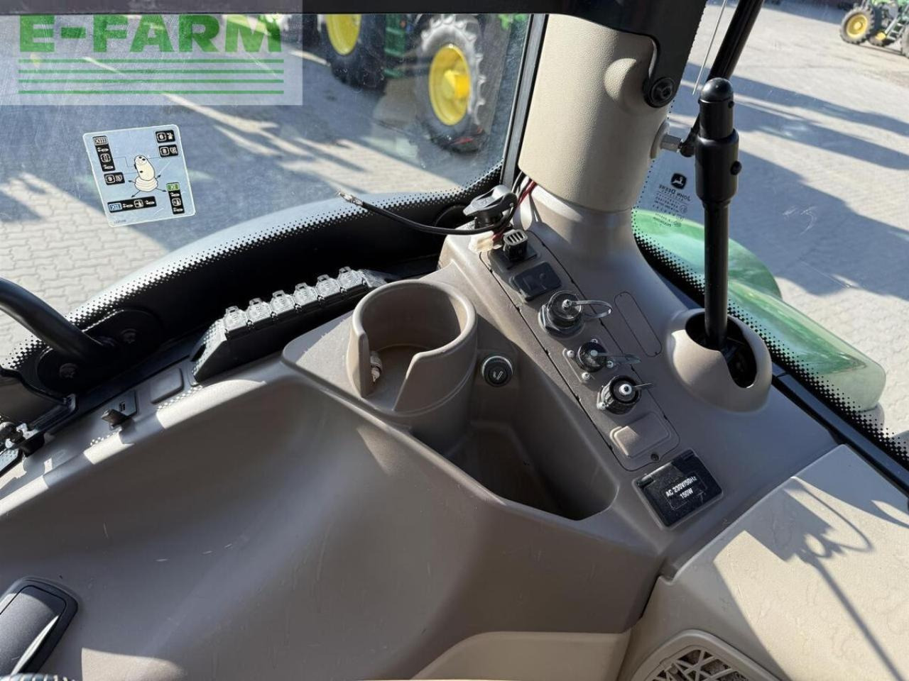 Traktor John Deere 6155r: gambar 14