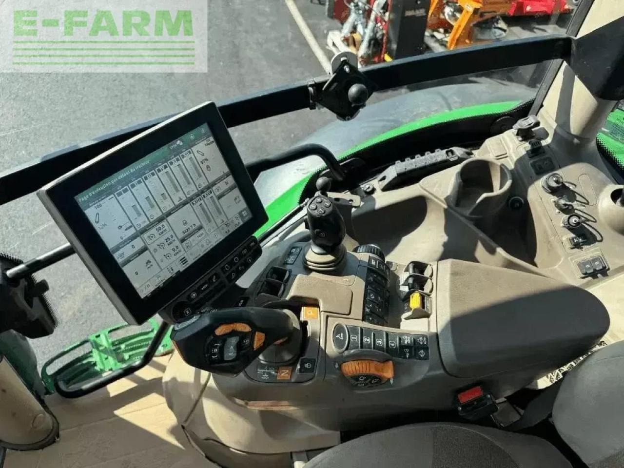 John Deere 6155r - Traktor: gambar 3 John Deere 6155r - Traktor: gambar 3