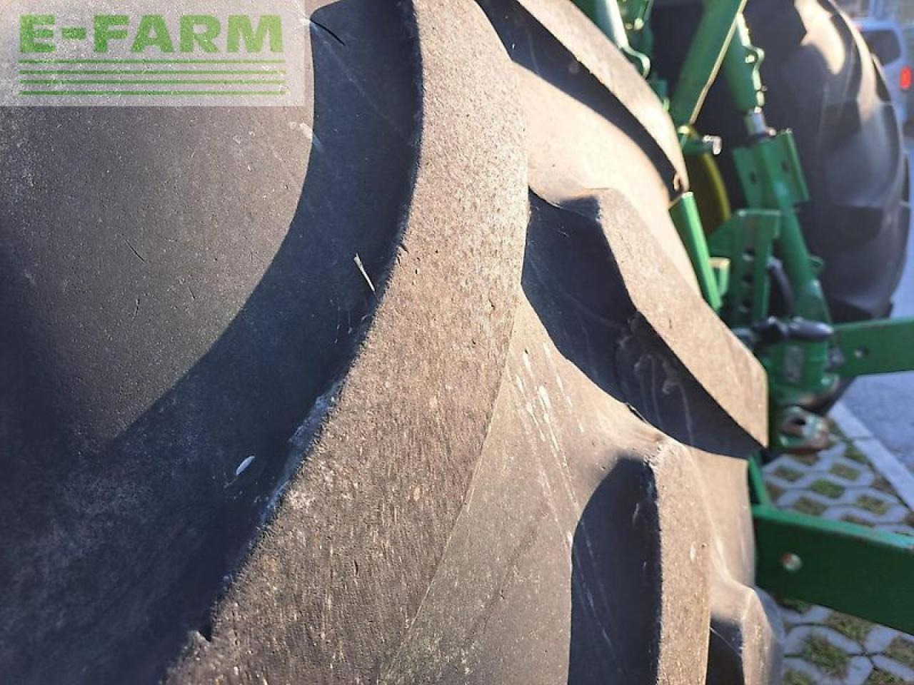 Traktor John Deere 6195r: gambar 12