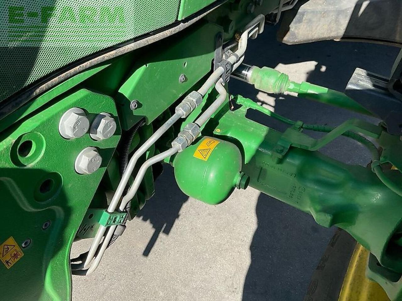 Traktor John Deere 6195r: gambar 12