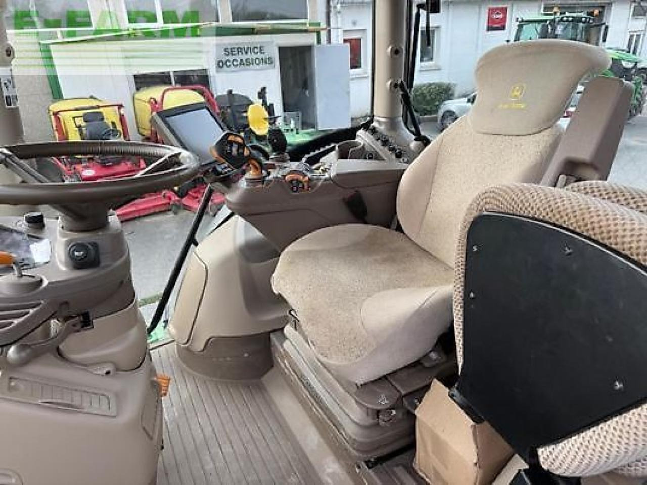Traktor John Deere 6195r: gambar 7