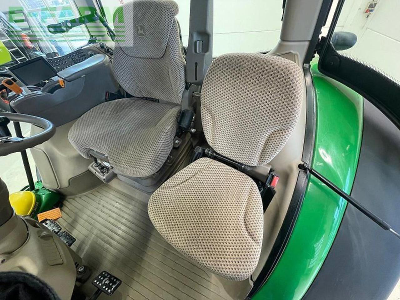 Traktor John Deere 6210 r: gambar 7 Traktor John Deere 6210 r: gambar 7