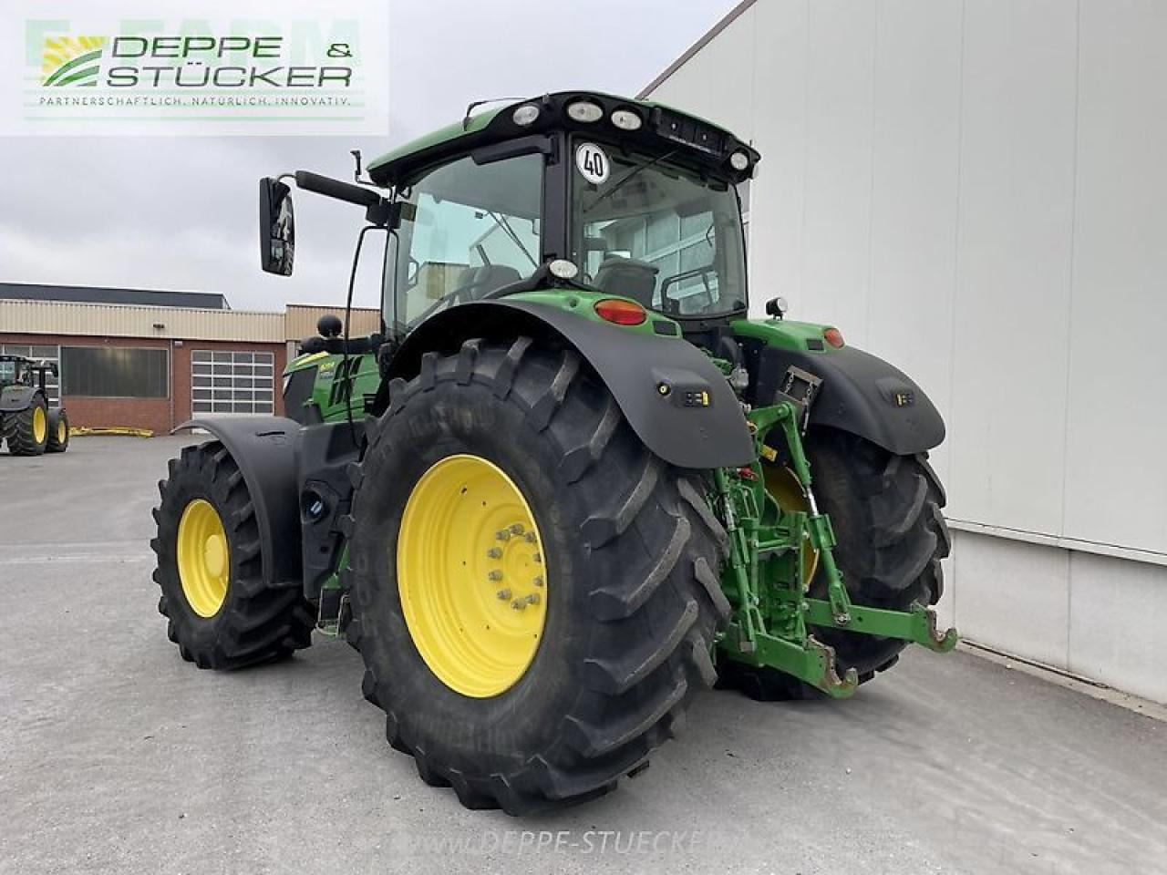 Traktor John Deere 6215r: gambar 13