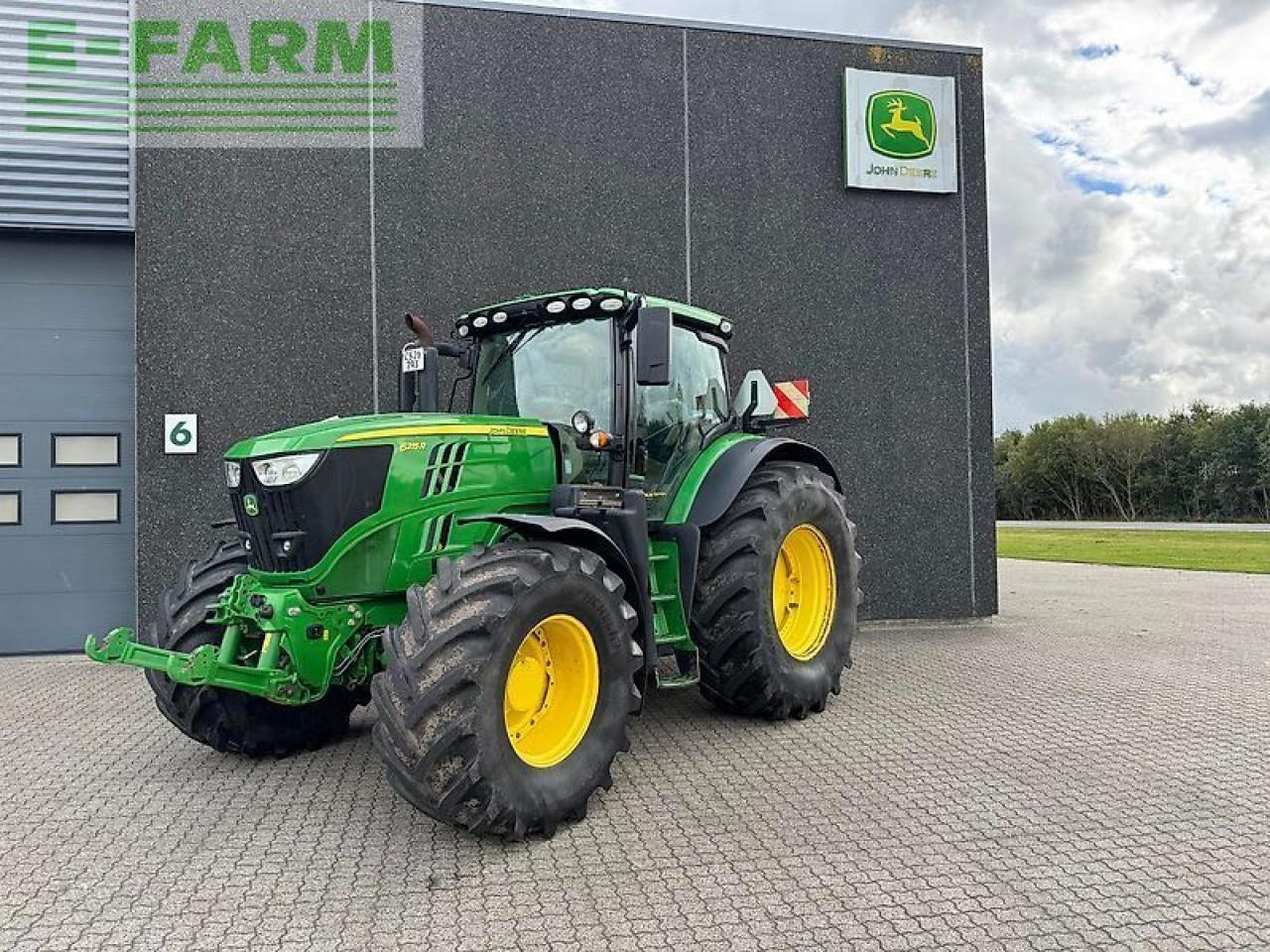 John Deere 6215r - Traktor: gambar 1 John Deere 6215r - Traktor: gambar 1