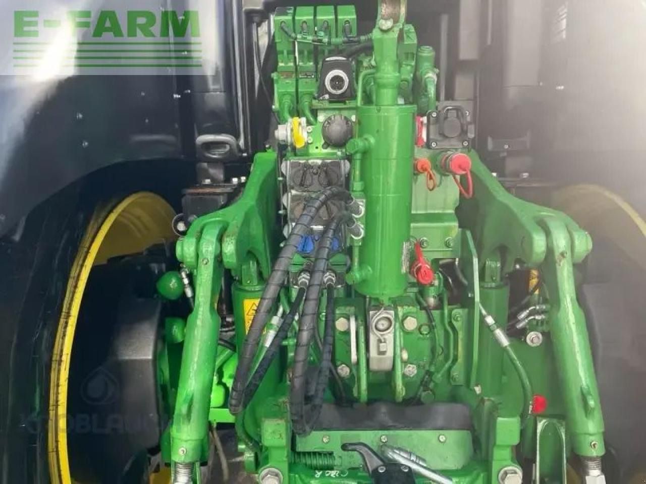 Traktor John Deere 6230r: gambar 6