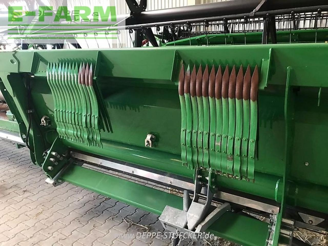 Lampiran pemanen pakan ternak John Deere 640x: gambar 6