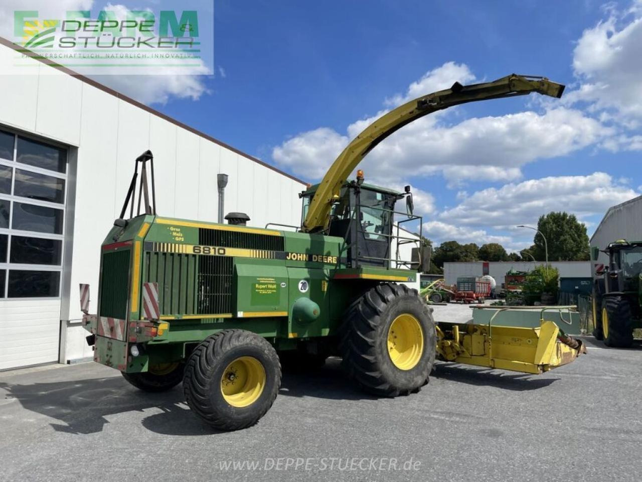 John Deere 6810 mit gebiss - Pemanen hijauan: gambar 5 John Deere 6810 mit gebiss - Pemanen hijauan: gambar 5