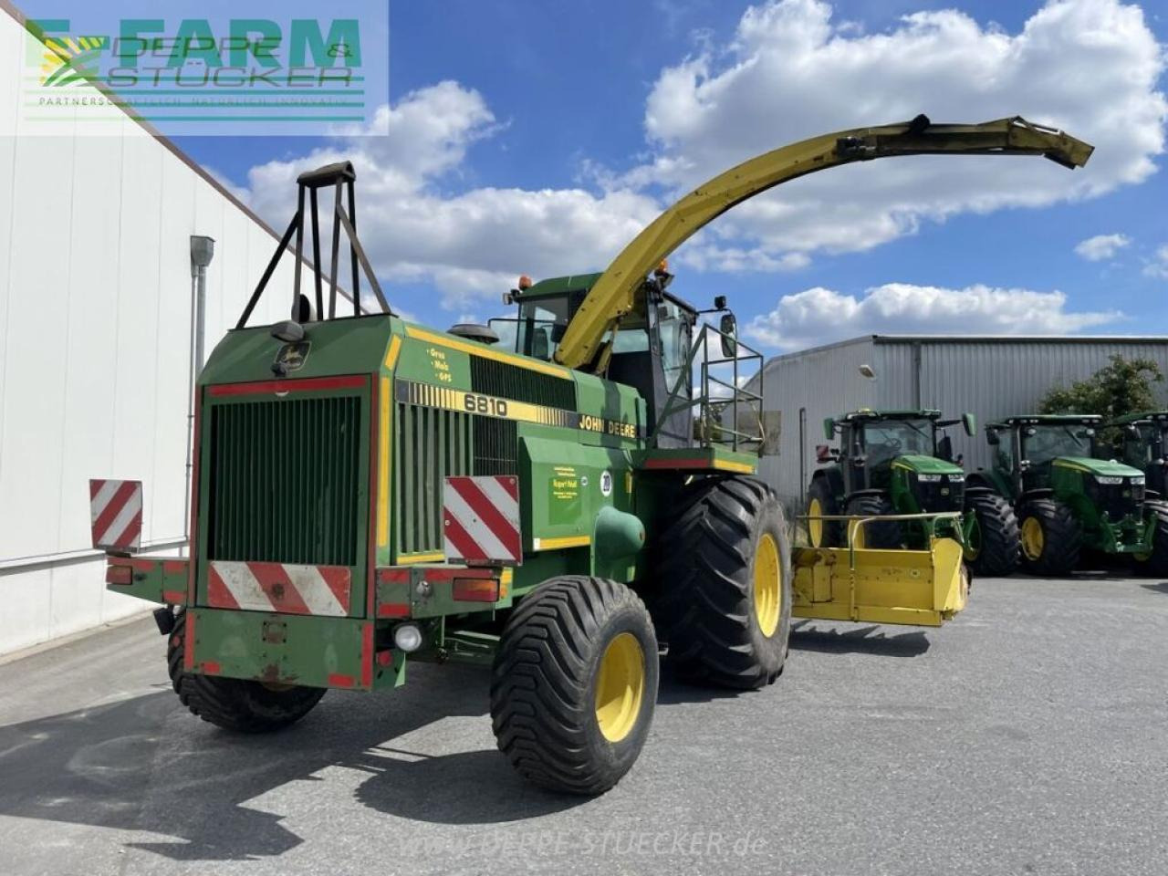 John Deere 6810 mit gebiss - Pemanen hijauan: gambar 4 John Deere 6810 mit gebiss - Pemanen hijauan: gambar 4