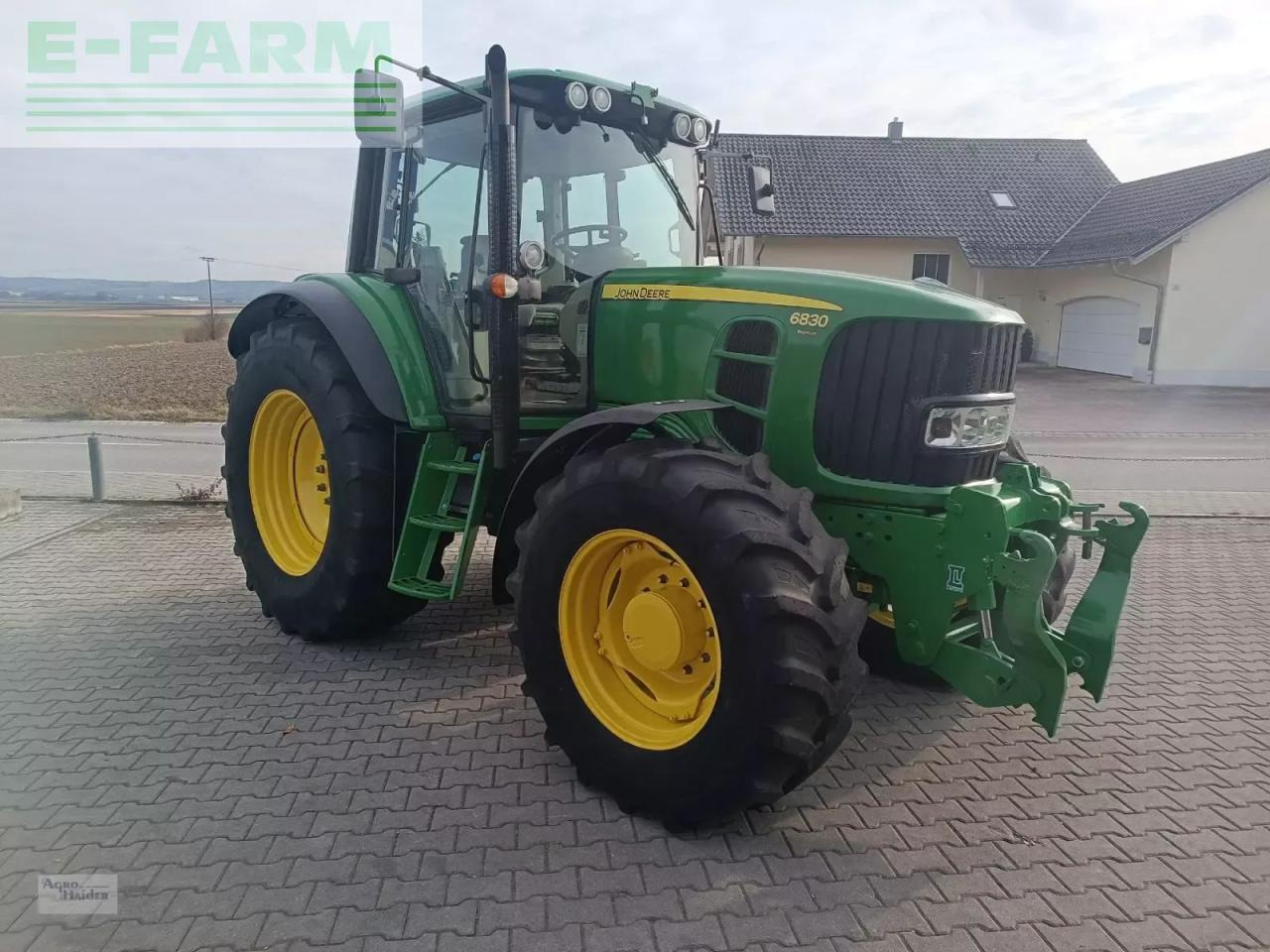John Deere 6830 premium - Traktor: gambar 1 John Deere 6830 premium - Traktor: gambar 1