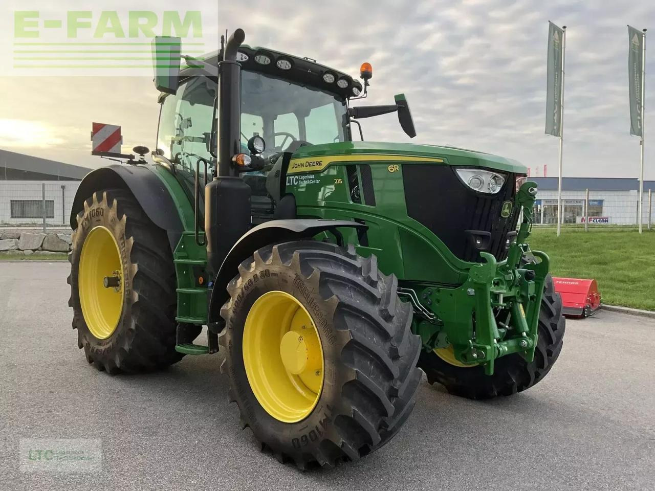 John Deere 6r 215 - Traktor: gambar 2 John Deere 6r 215 - Traktor: gambar 2