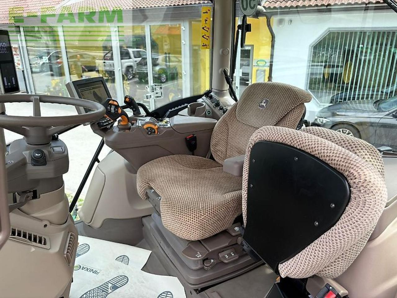 Traktor John Deere 6r150: gambar 17