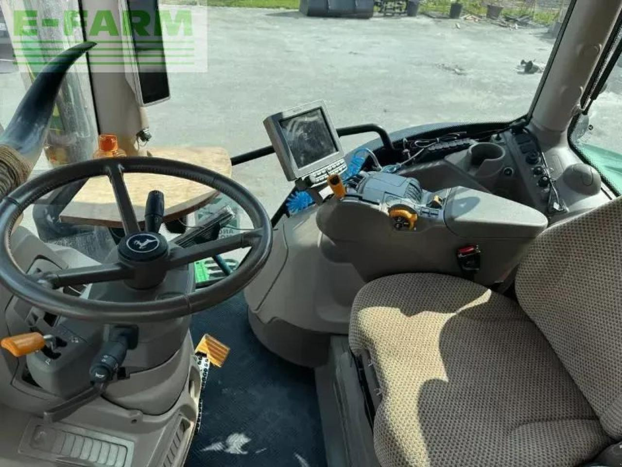 John Deere 6r195 - Traktor: gambar 4 John Deere 6r195 - Traktor: gambar 4