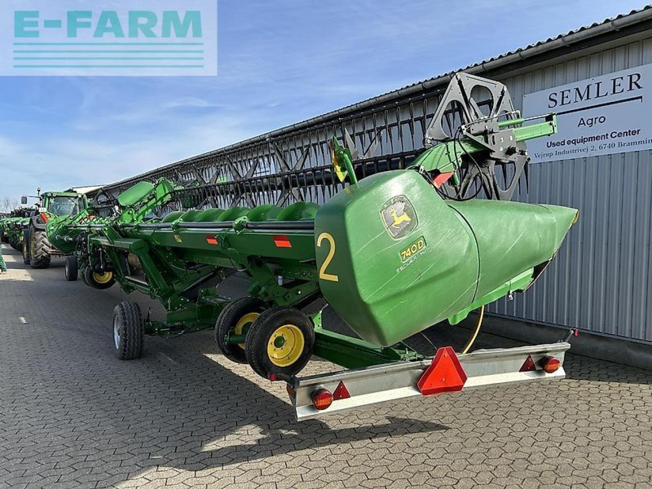 Lampiran pemanen pakan ternak John Deere 740d: gambar 8
