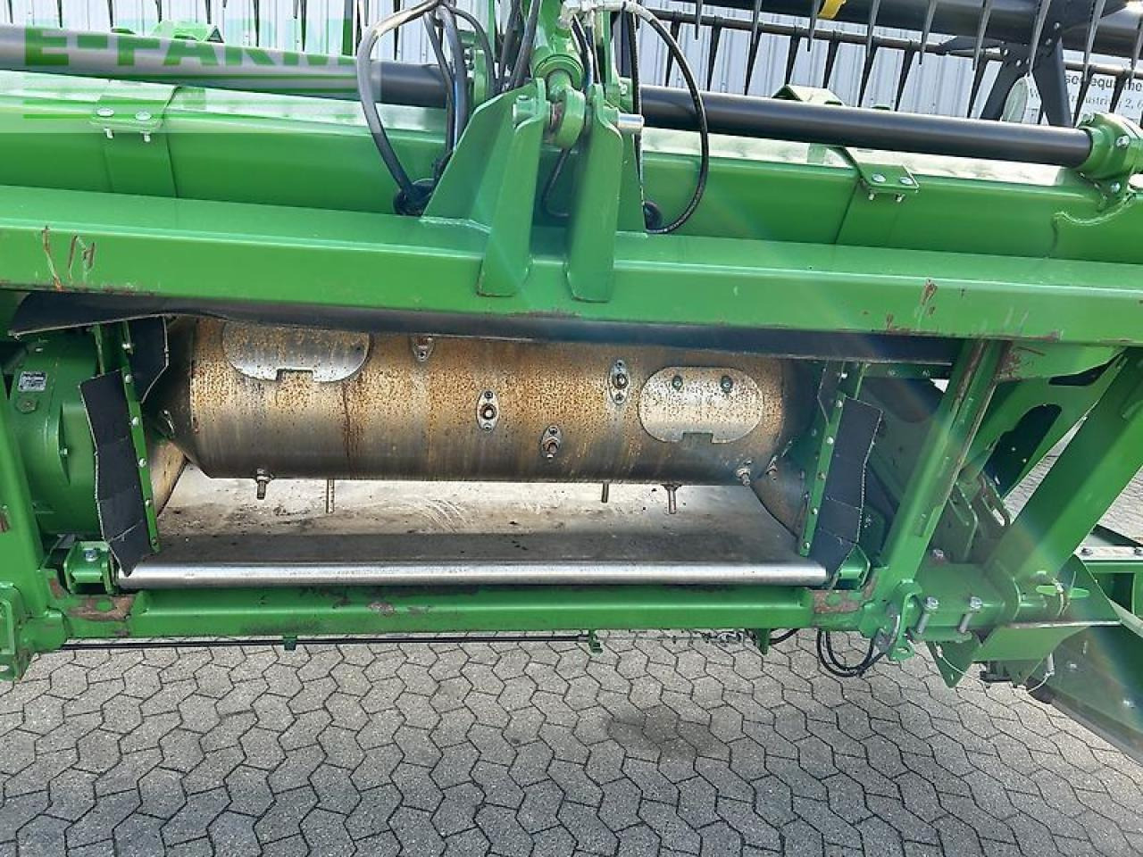 Lampiran pemanen pakan ternak John Deere 740d: gambar 14
