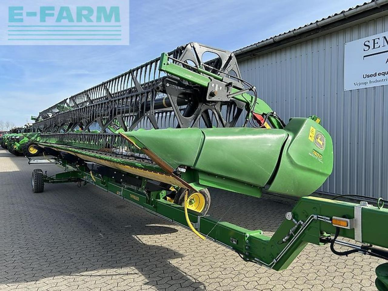 Lampiran pemanen pakan ternak John Deere 740d: gambar 13