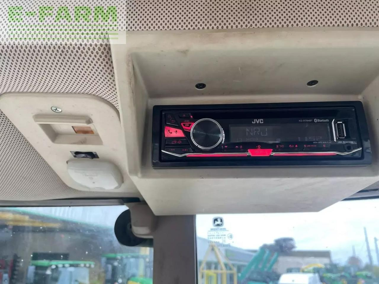 Traktor John Deere 7530premium: gambar 8 Traktor John Deere 7530premium: gambar 8