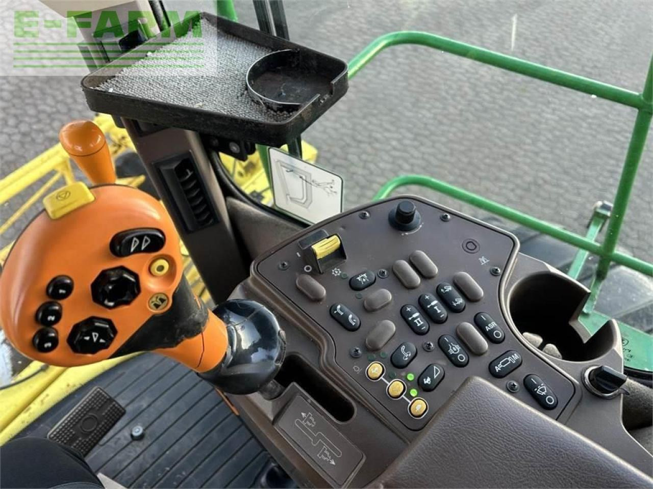 John Deere 7700 - Lampiran pemanen pakan ternak: gambar 3 John Deere 7700 - Lampiran pemanen pakan ternak: gambar 3