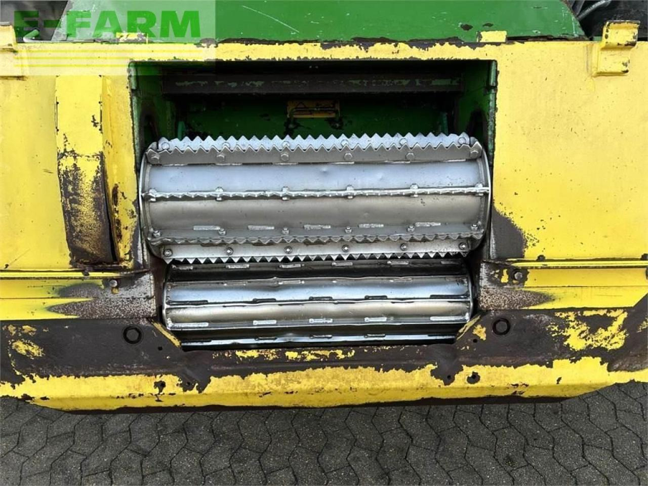 John Deere 7700 - Lampiran pemanen pakan ternak: gambar 5 John Deere 7700 - Lampiran pemanen pakan ternak: gambar 5