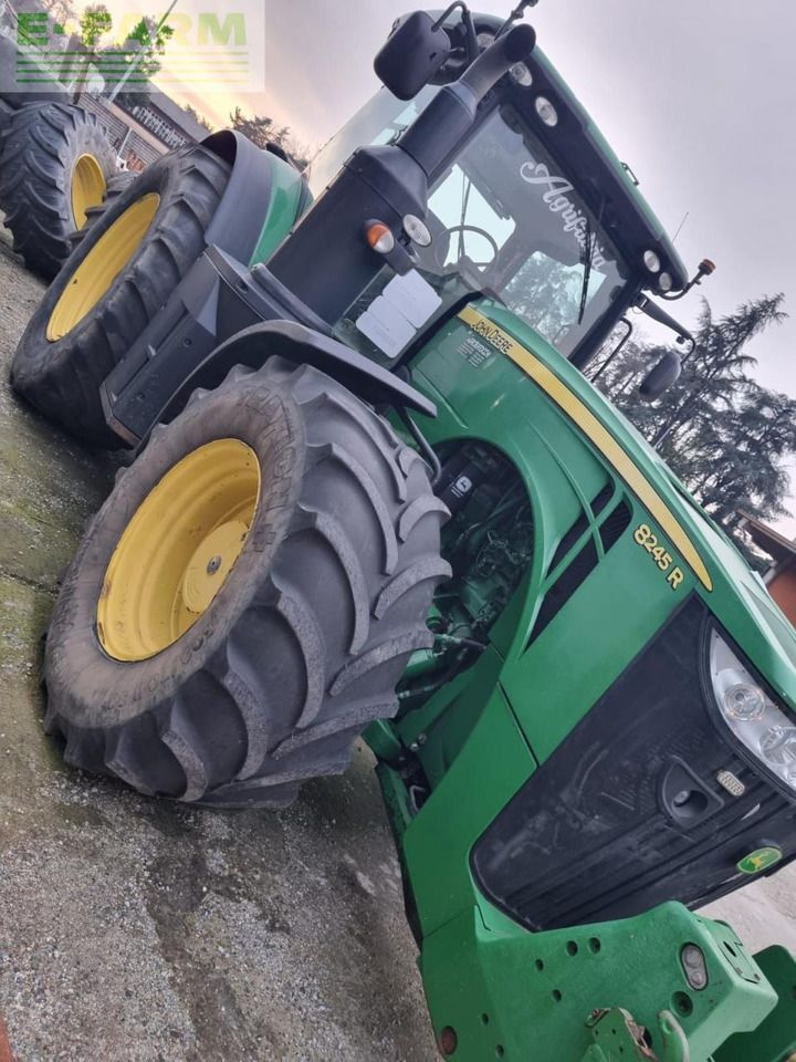 John Deere 8245 R - Traktor: gambar 5 John Deere 8245 R - Traktor: gambar 5