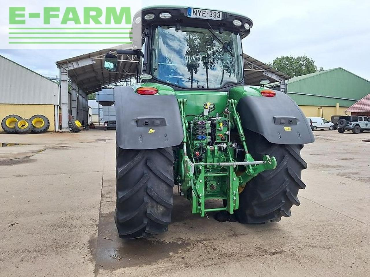 John Deere 8245R - Traktor: gambar 4 John Deere 8245R - Traktor: gambar 4