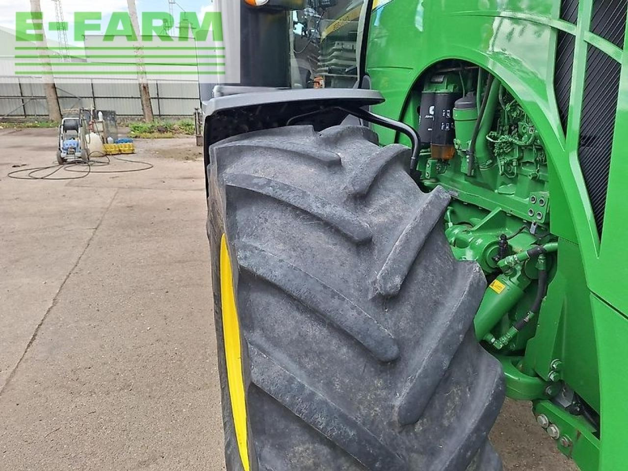 John Deere 8245R - Traktor: gambar 1 John Deere 8245R - Traktor: gambar 1