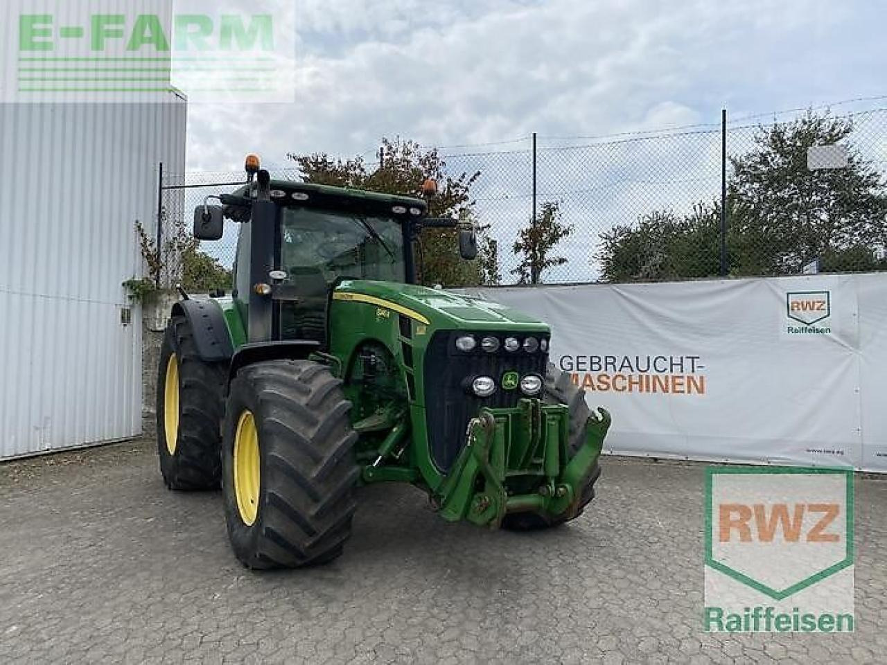 John Deere 8245r - Traktor: gambar 1 John Deere 8245r - Traktor: gambar 1