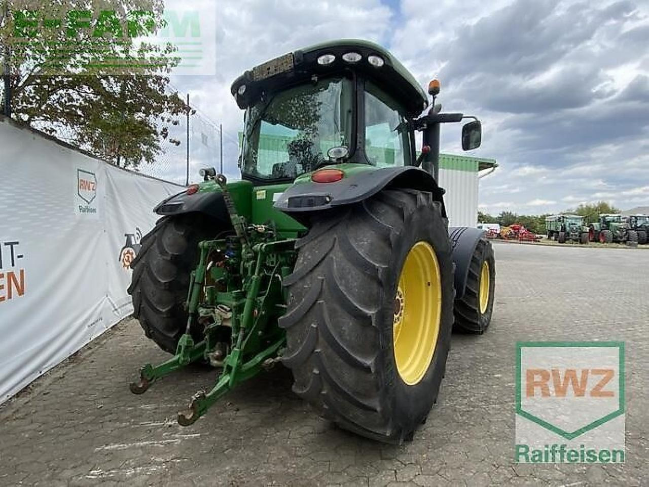 John Deere 8245r - Traktor: gambar 2 John Deere 8245r - Traktor: gambar 2