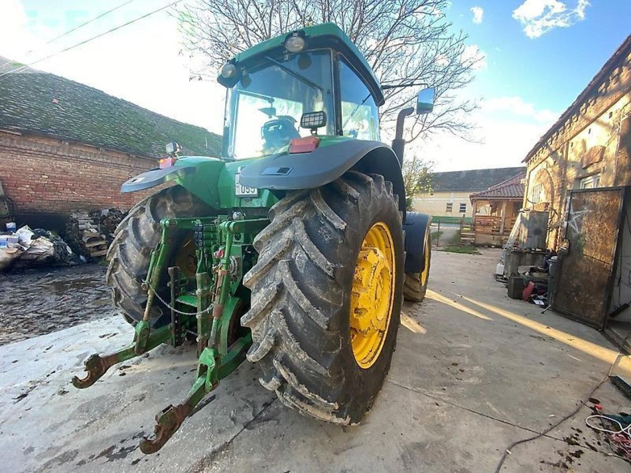 John Deere 8320 - Traktor: gambar 4 John Deere 8320 - Traktor: gambar 4