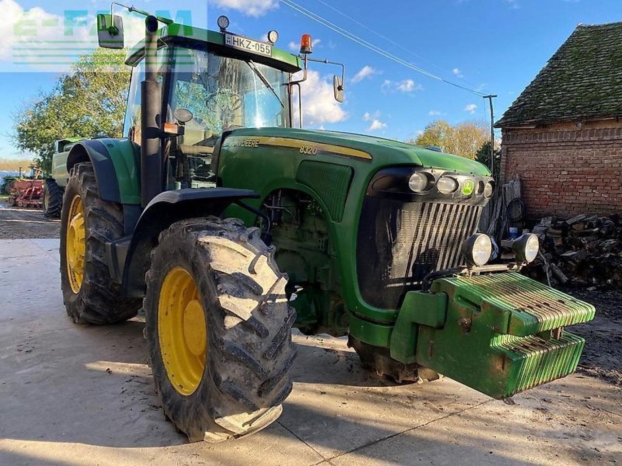 John Deere 8320 - Traktor: gambar 1 John Deere 8320 - Traktor: gambar 1