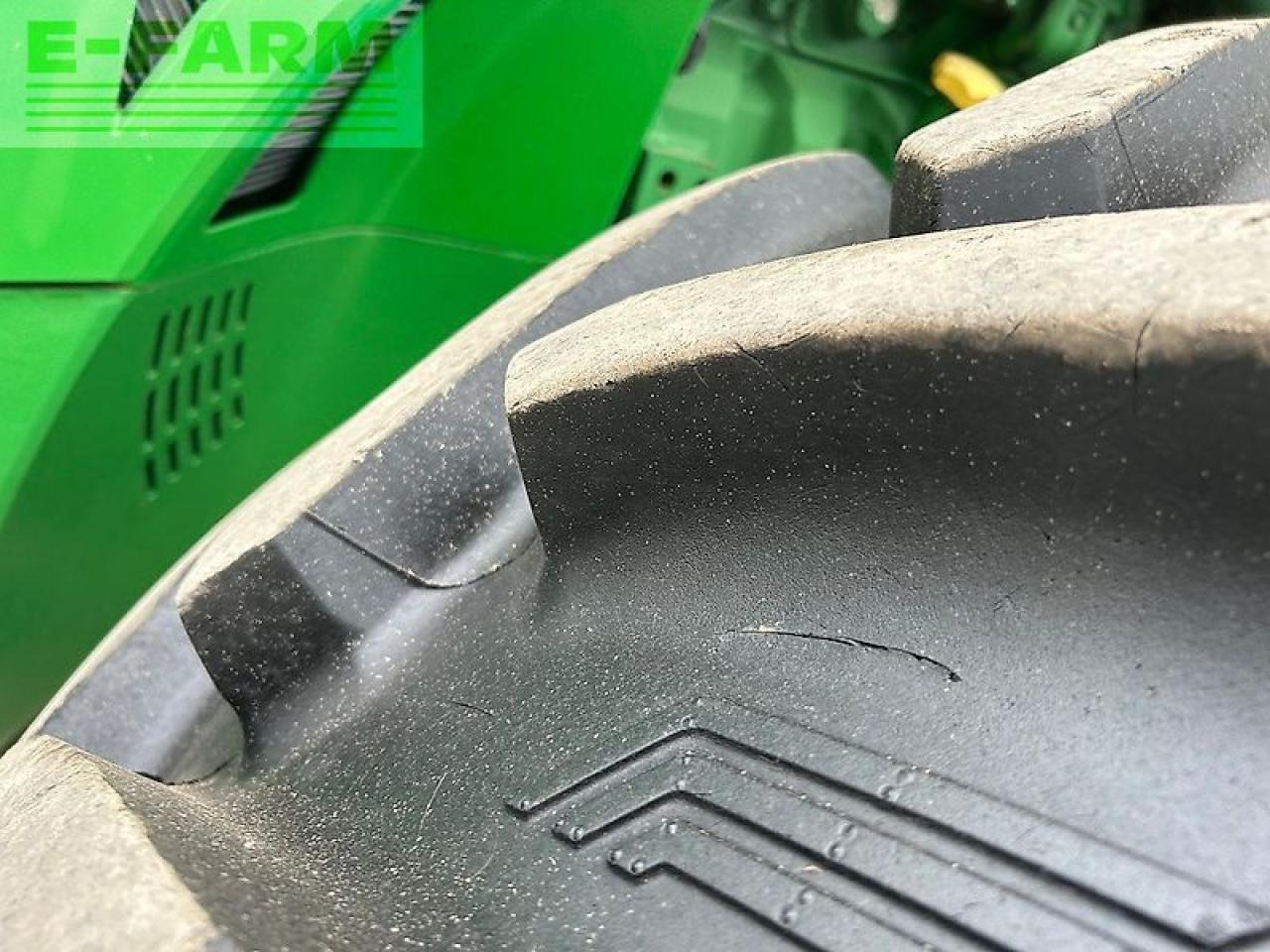Traktor John Deere 8335 r: gambar 8