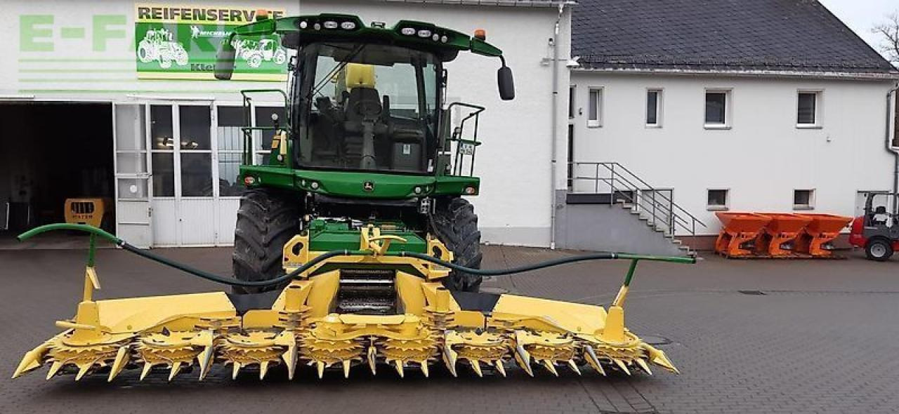John Deere 8400i - Pemanen hijauan: gambar 2 John Deere 8400i - Pemanen hijauan: gambar 2