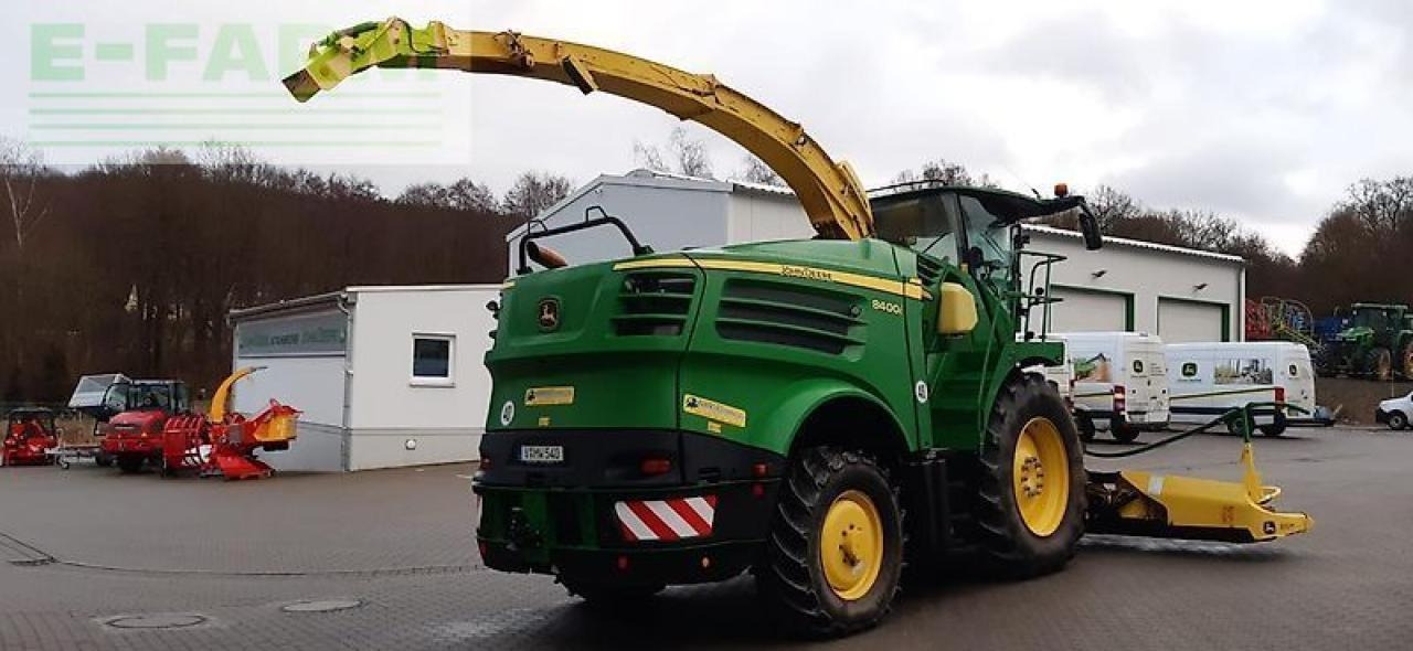 John Deere 8400i - Pemanen hijauan: gambar 5 John Deere 8400i - Pemanen hijauan: gambar 5