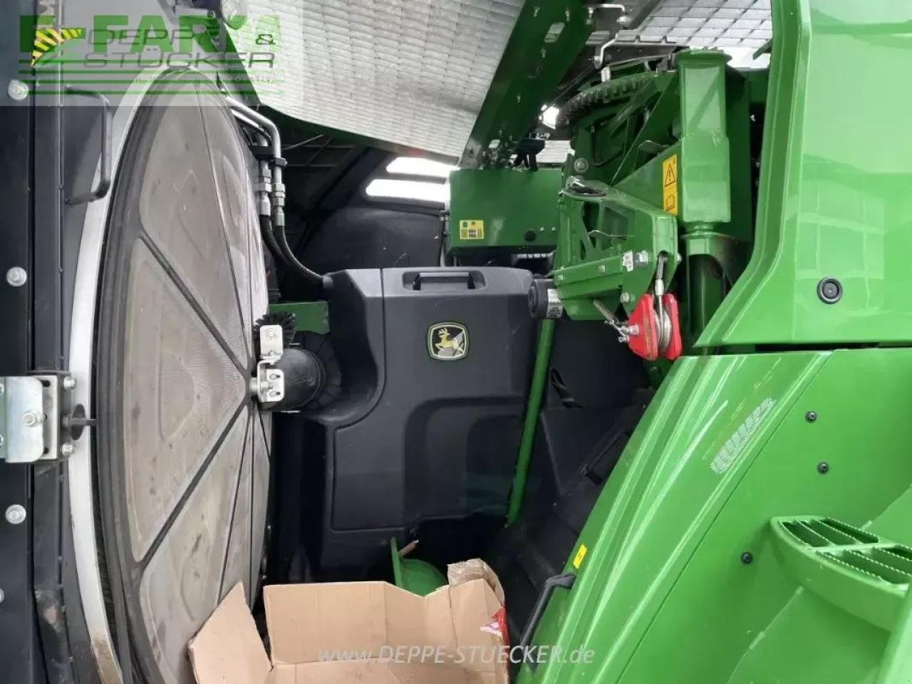 Pemanen hijauan John Deere 8500i: gambar 9 Pemanen hijauan John Deere 8500i: gambar 9