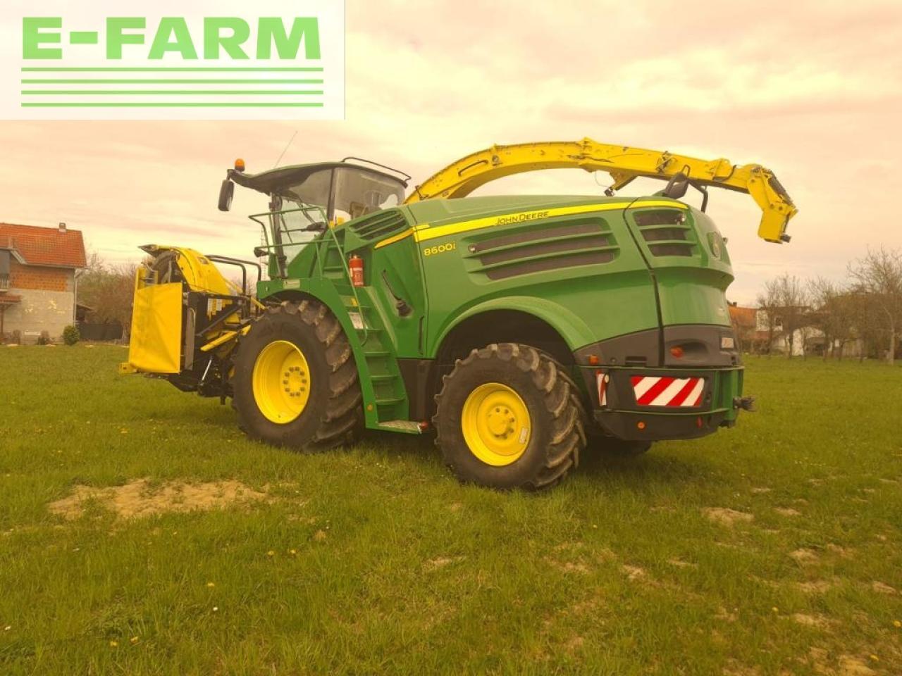 John Deere 8600 i - Pemanen hijauan: gambar 5 John Deere 8600 i - Pemanen hijauan: gambar 5