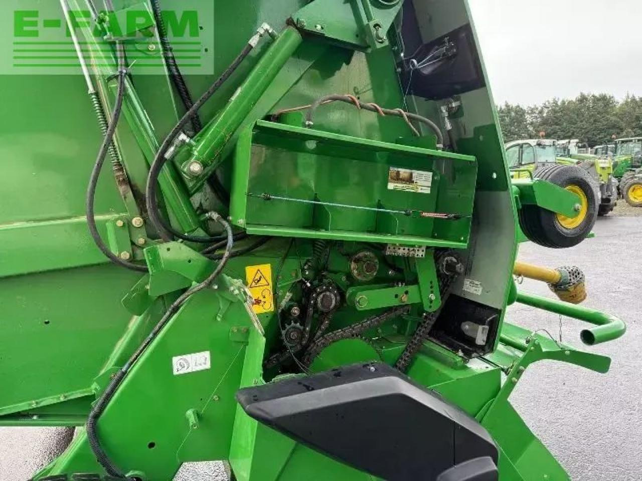 Baler persegi John Deere 864: gambar 6