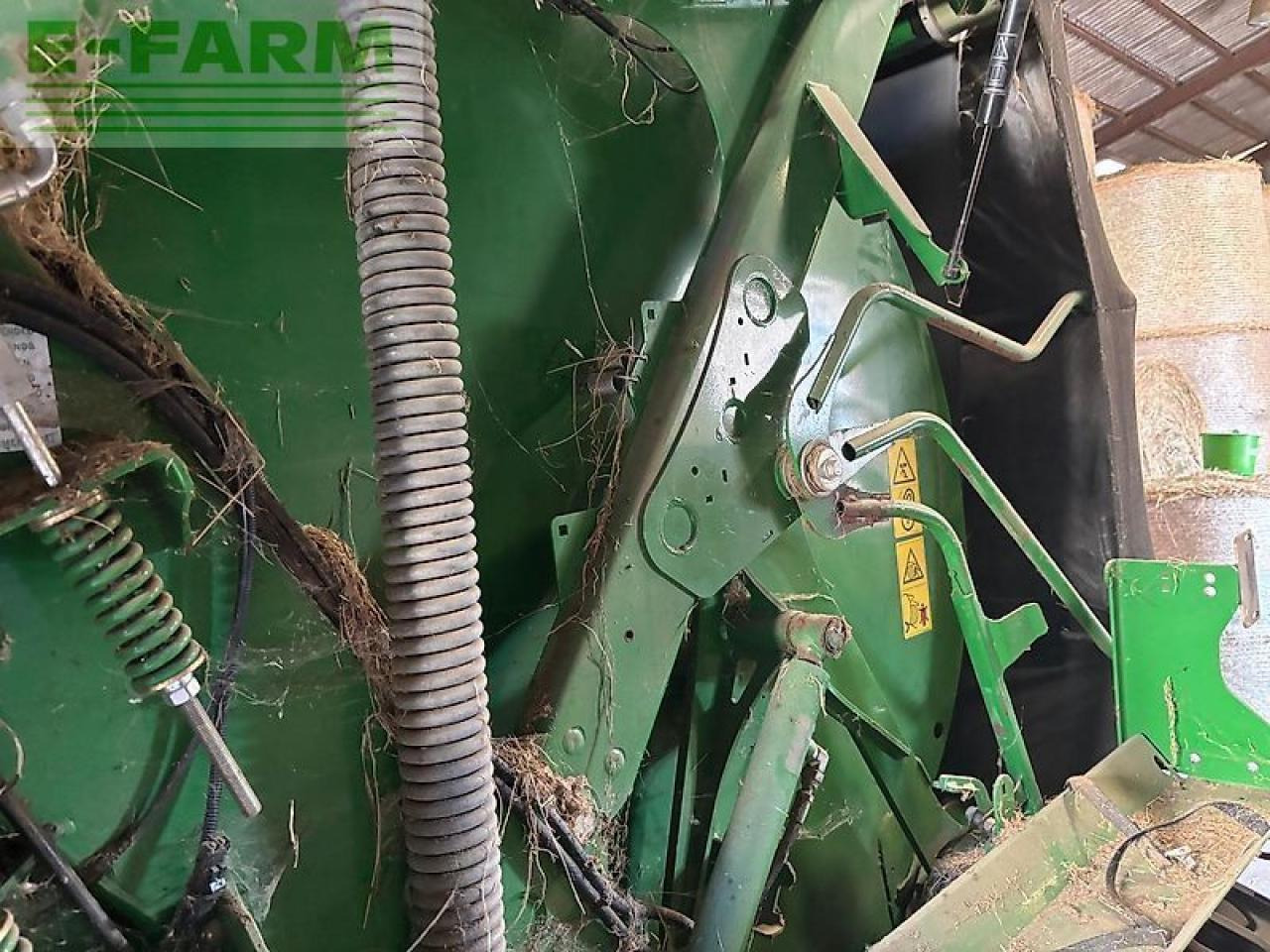 Baler persegi John Deere 960: gambar 8 Baler persegi John Deere 960: gambar 8