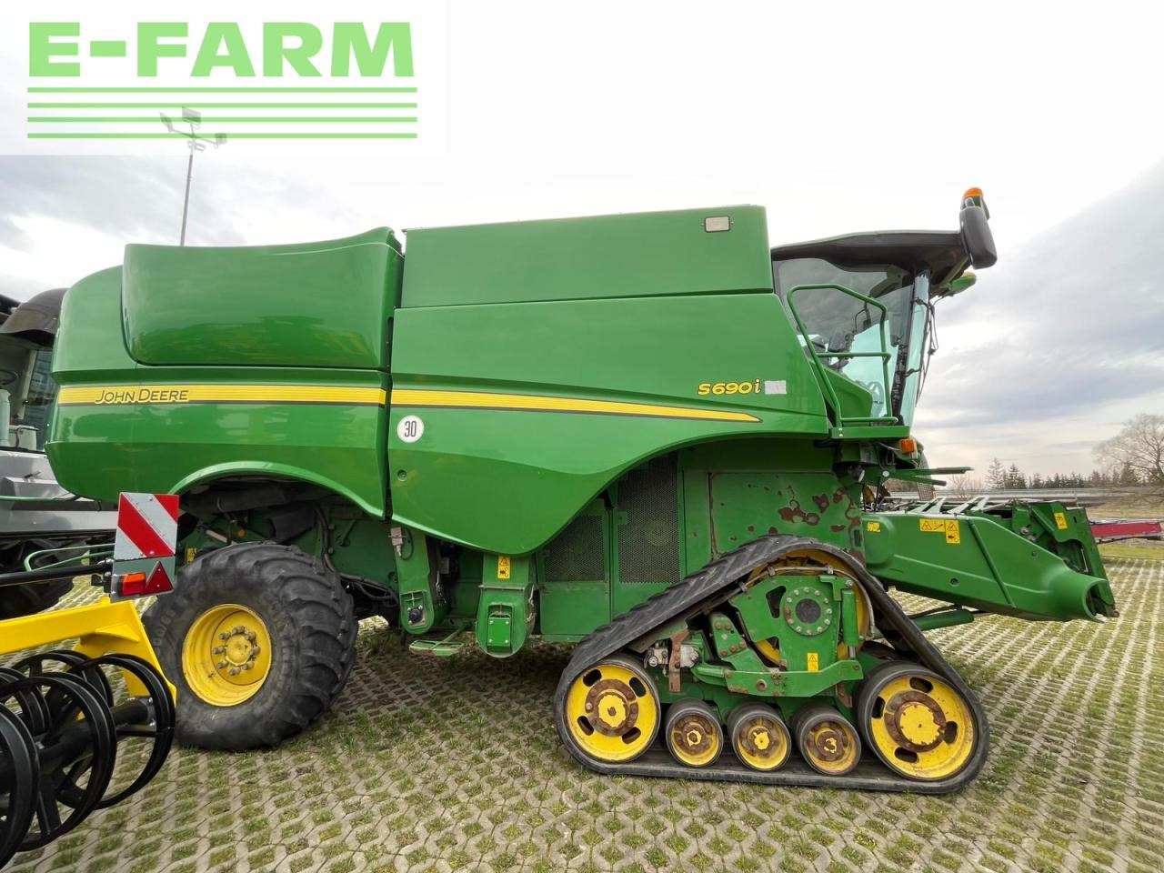 John Deere S690i - Pemanen gabungan: gambar 4 John Deere S690i - Pemanen gabungan: gambar 4