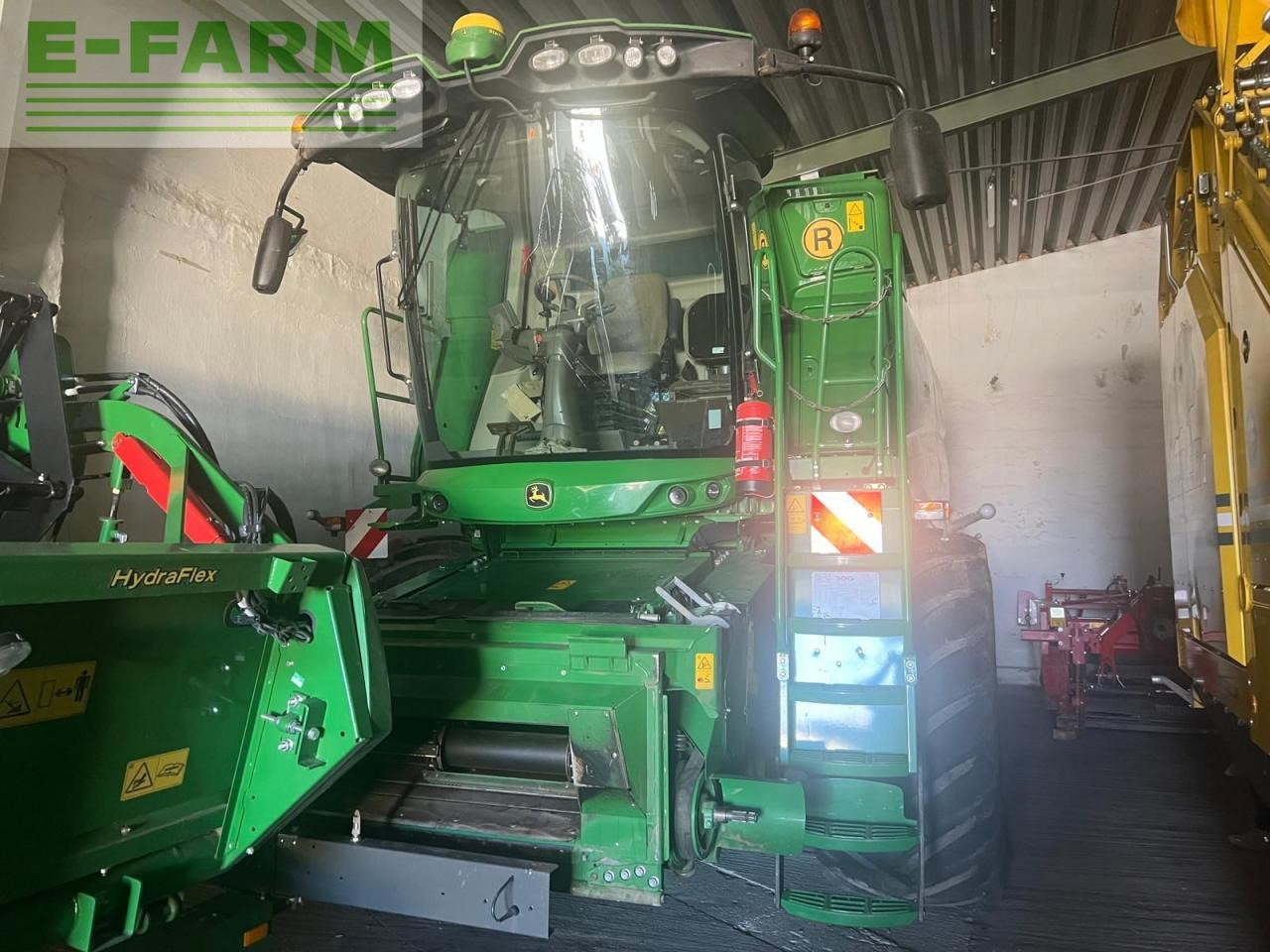 John Deere T550 - Pemanen gabungan: gambar 1 John Deere T550 - Pemanen gabungan: gambar 1