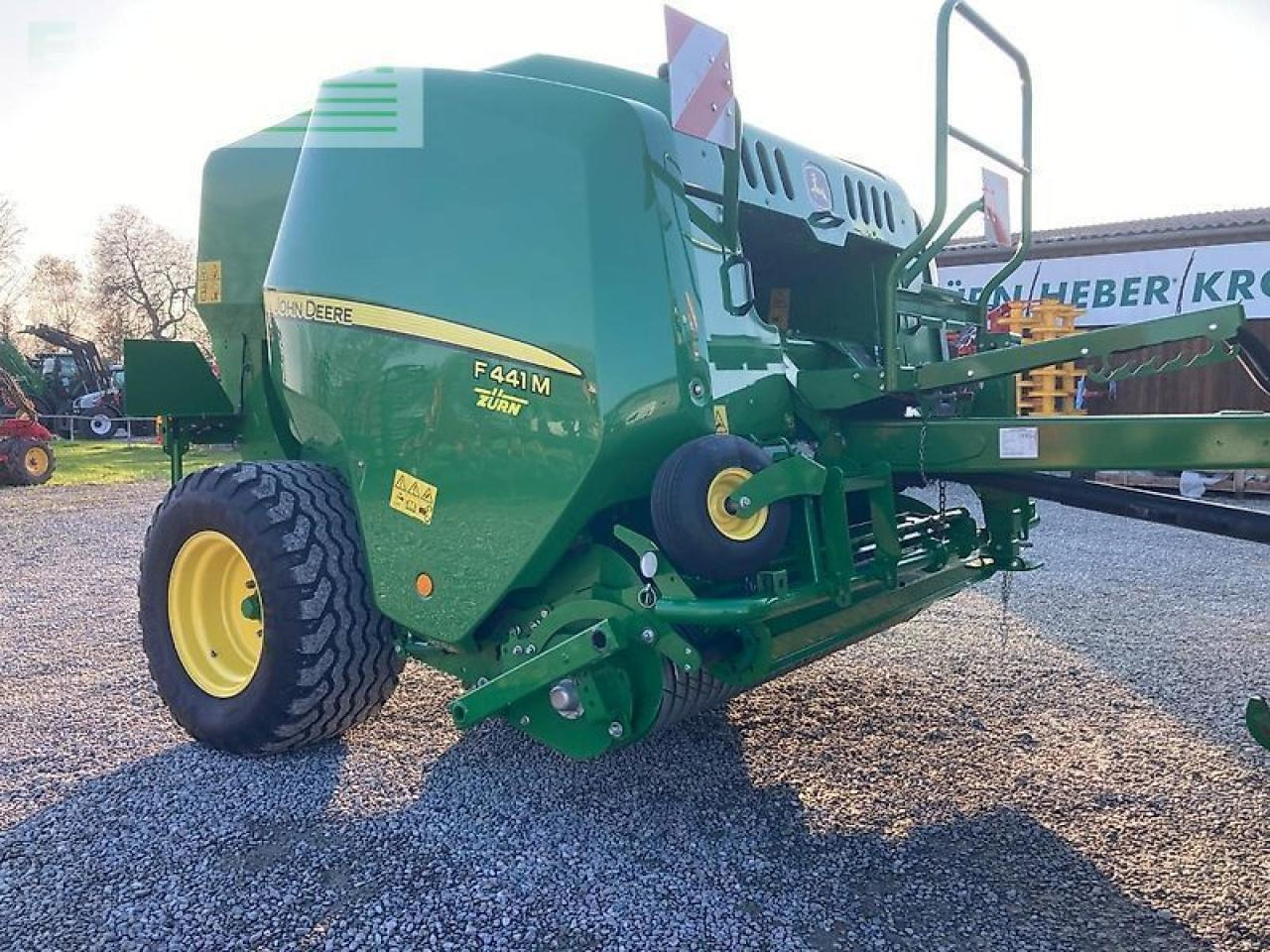John Deere f441 n mc - Baler persegi: gambar 1 John Deere f441 n mc - Baler persegi: gambar 1