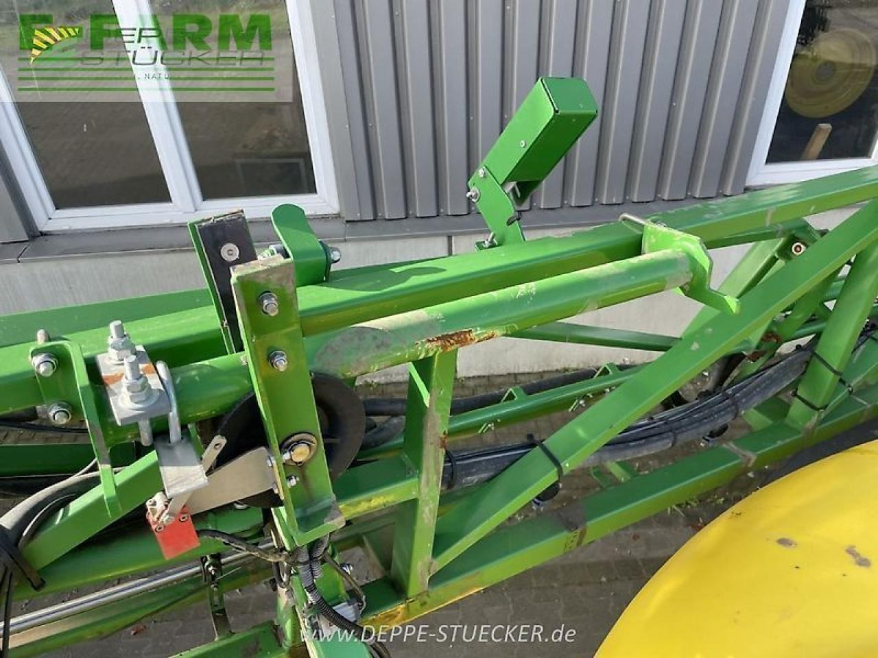 John Deere m740i (mj14) - Penyemprot tertinggal: gambar 2 John Deere m740i (mj14) - Penyemprot tertinggal: gambar 2