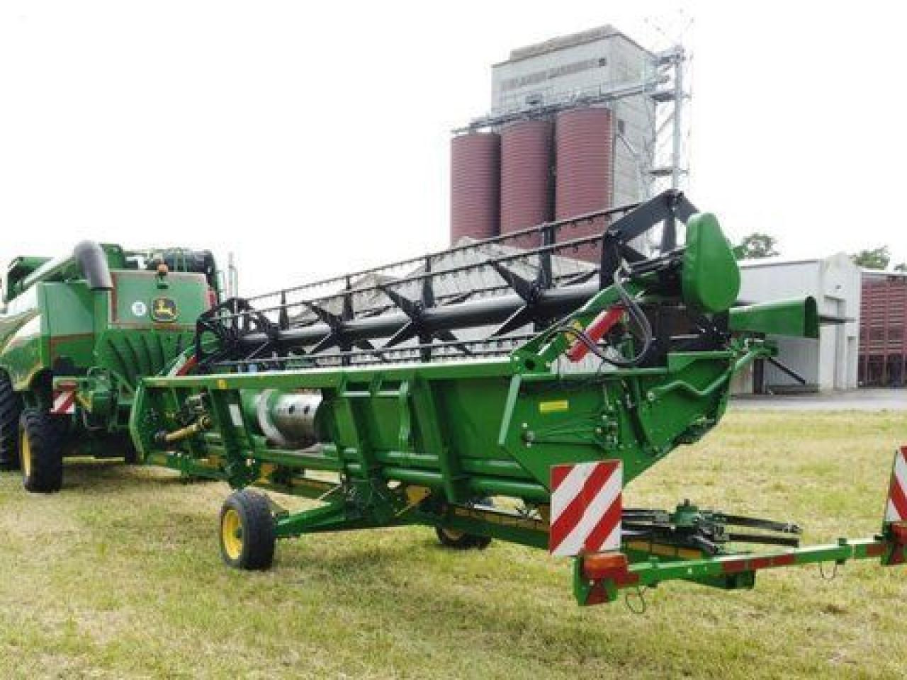 John Deere mähdrescher t 550 i - Pemanen gabungan: gambar 4 John Deere mähdrescher t 550 i - Pemanen gabungan: gambar 4