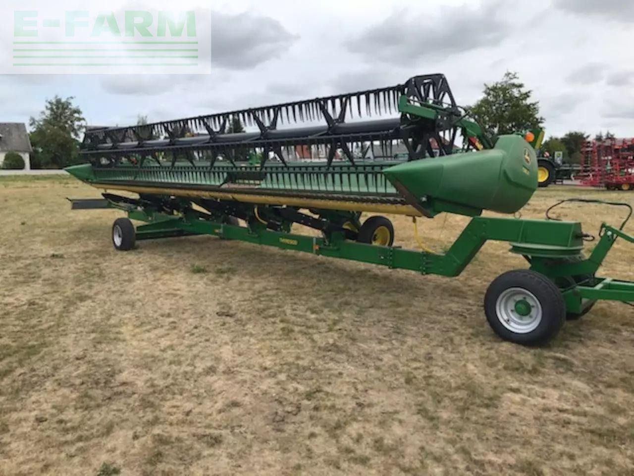 Pemanen gabungan John Deere s790: gambar 9 Pemanen gabungan John Deere s790: gambar 9