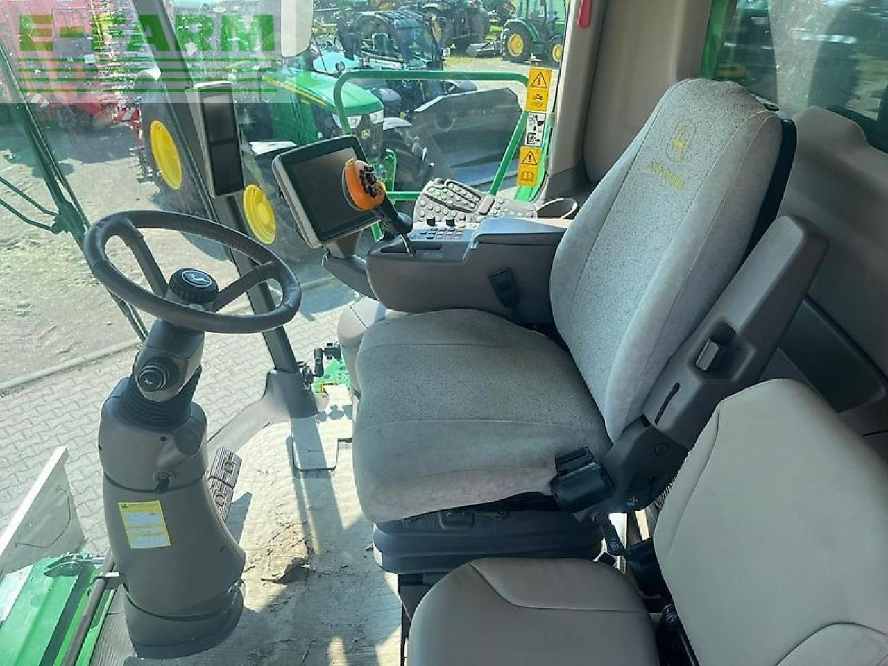 Pemanen gabungan John Deere t670 hm: gambar 6