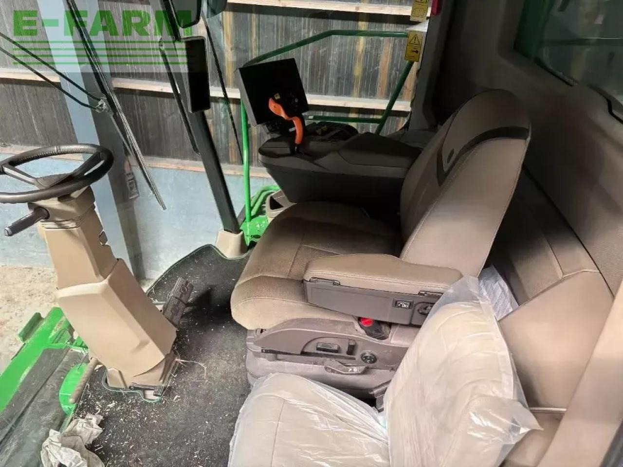 Pemanen gabungan John Deere x9 1000: gambar 8