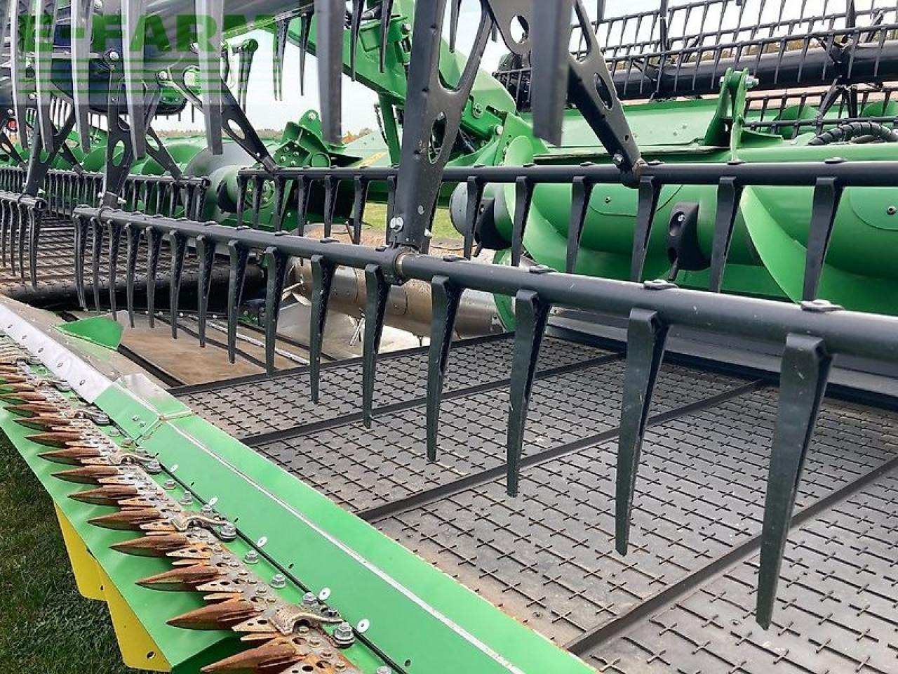 Pemanen gabungan John Deere x9 1100: gambar 34 Pemanen gabungan John Deere x9 1100: gambar 34