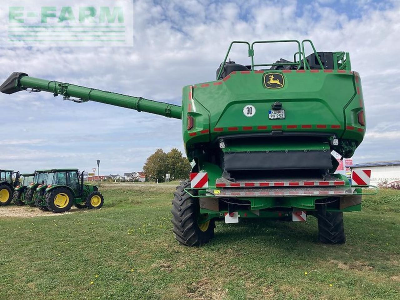 Pemanen gabungan John Deere x9 1100: gambar 6 Pemanen gabungan John Deere x9 1100: gambar 6