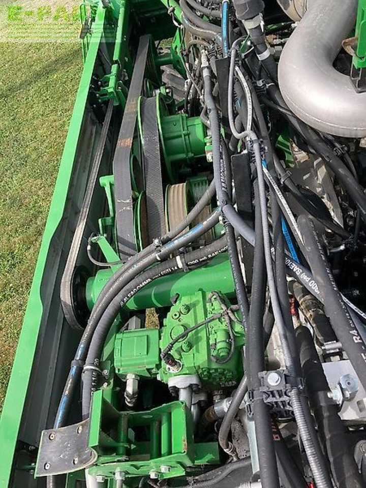 Pemanen gabungan John Deere x9 1100: gambar 9 Pemanen gabungan John Deere x9 1100: gambar 9