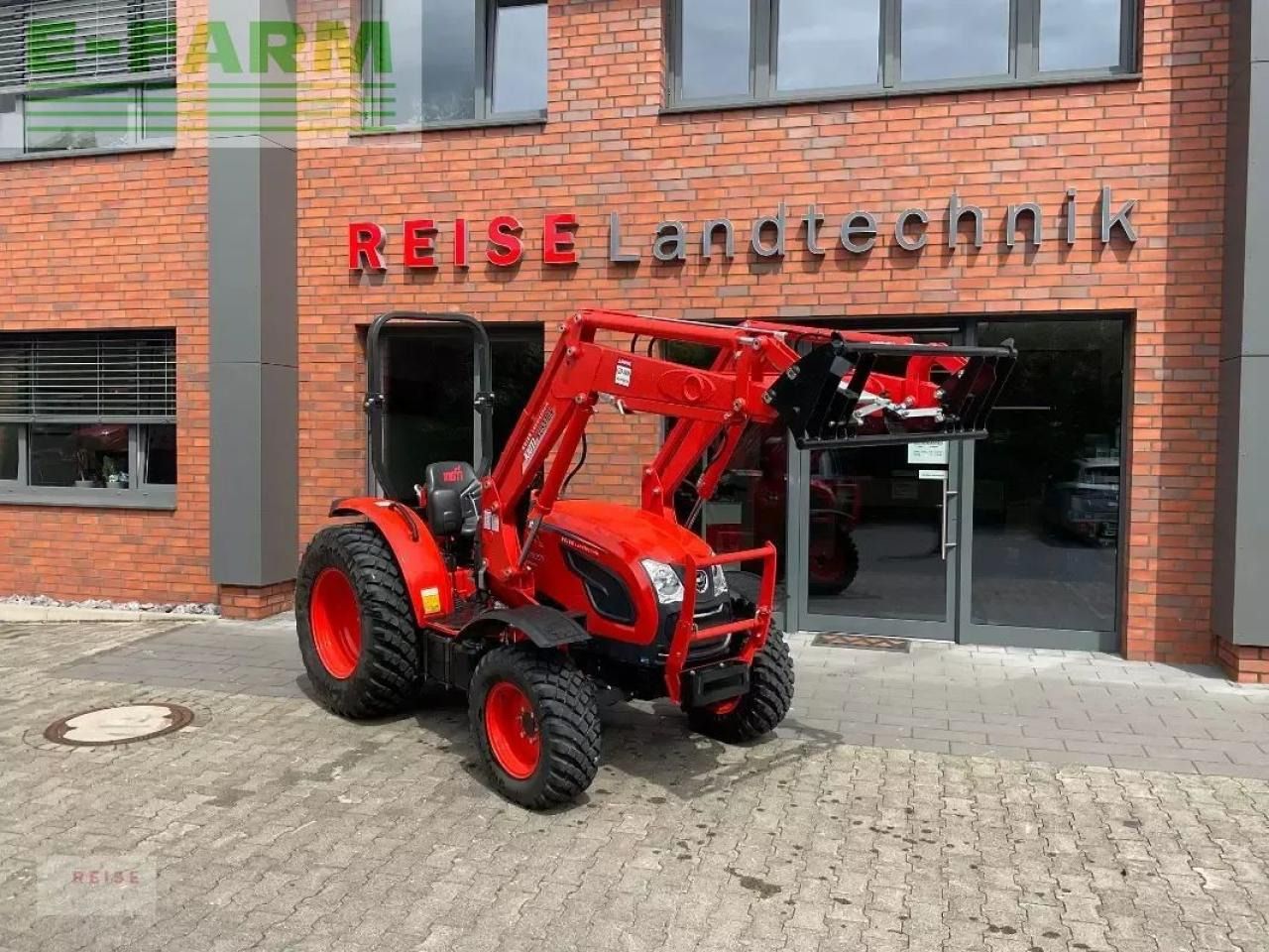 Kioti dk 4520 hs - Traktor: gambar 1 Kioti dk 4520 hs - Traktor: gambar 1