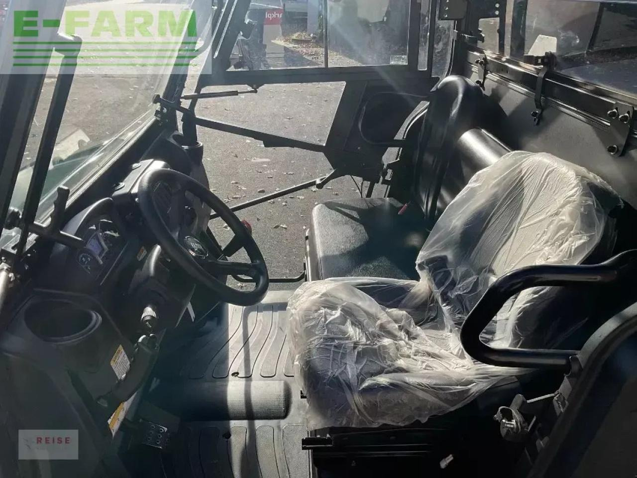 Kioti k9 2400 - Traktor: gambar 5 Kioti k9 2400 - Traktor: gambar 5