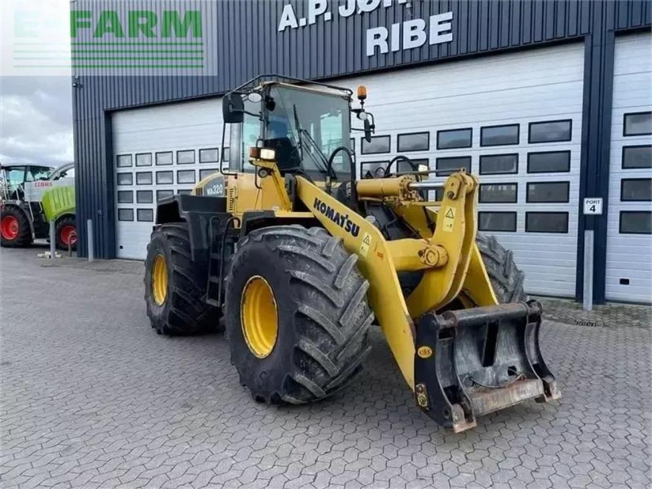 Komatsu wa320-5 - Ekskavator mini: gambar 2 Komatsu wa320-5 - Ekskavator mini: gambar 2